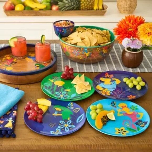 WEEKEND SALE Encanto Plate Set 4 Piece Set NEW Disney Parks - Picture 3 of 5
